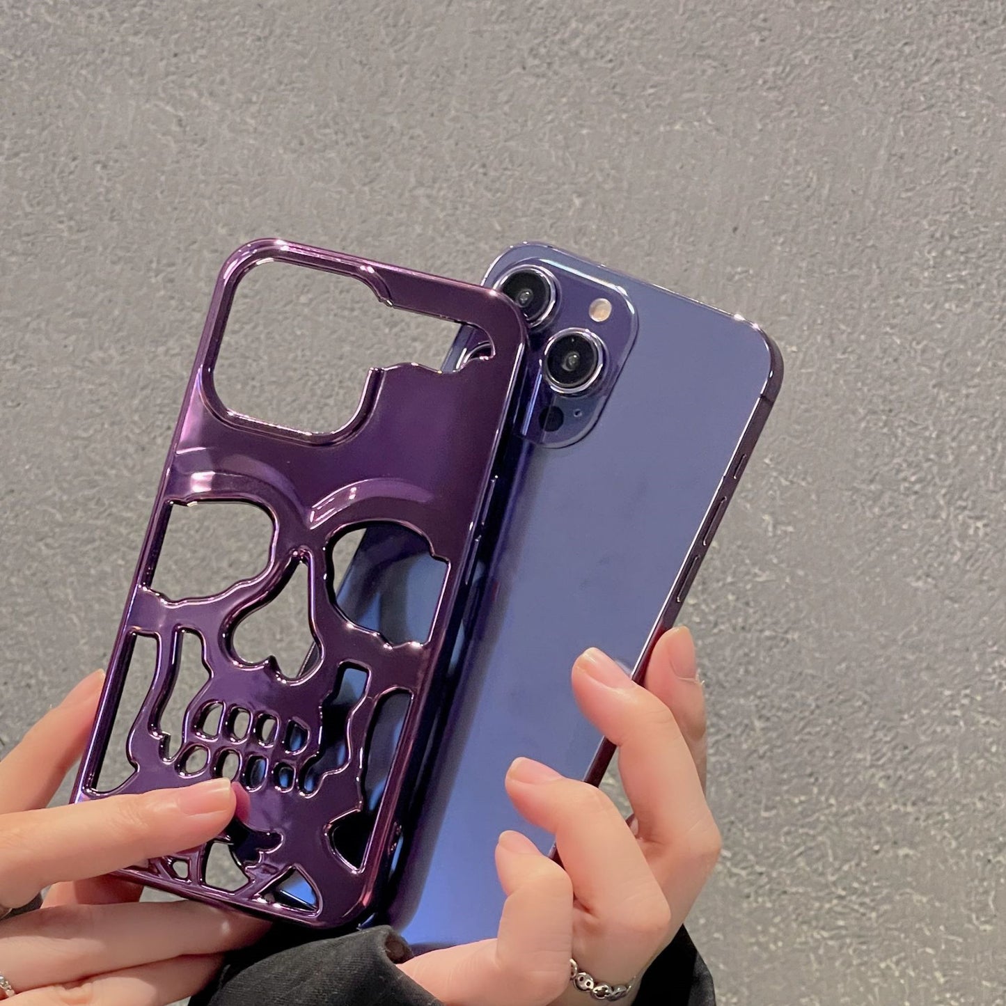 3D Plated Skull Phone Case – Glossy Metallic Armor for iPhone