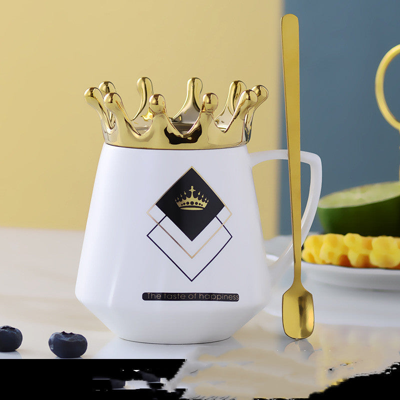 Crown Mug – Royal Coffee Cup with Golden Lid