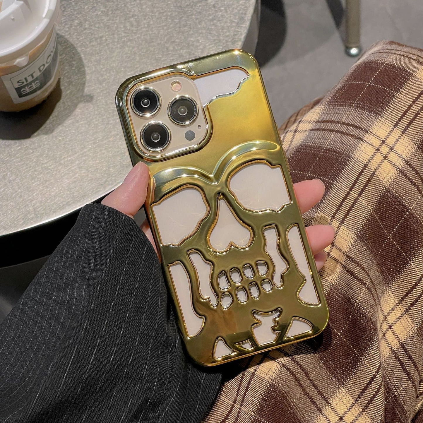 3D Plated Skull Phone Case – Glossy Metallic Armor for iPhone