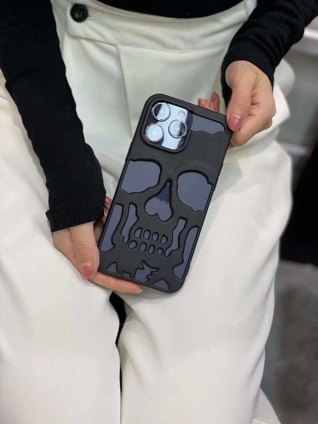 3D Plated Skull Phone Case – Glossy Metallic Armor for iPhone