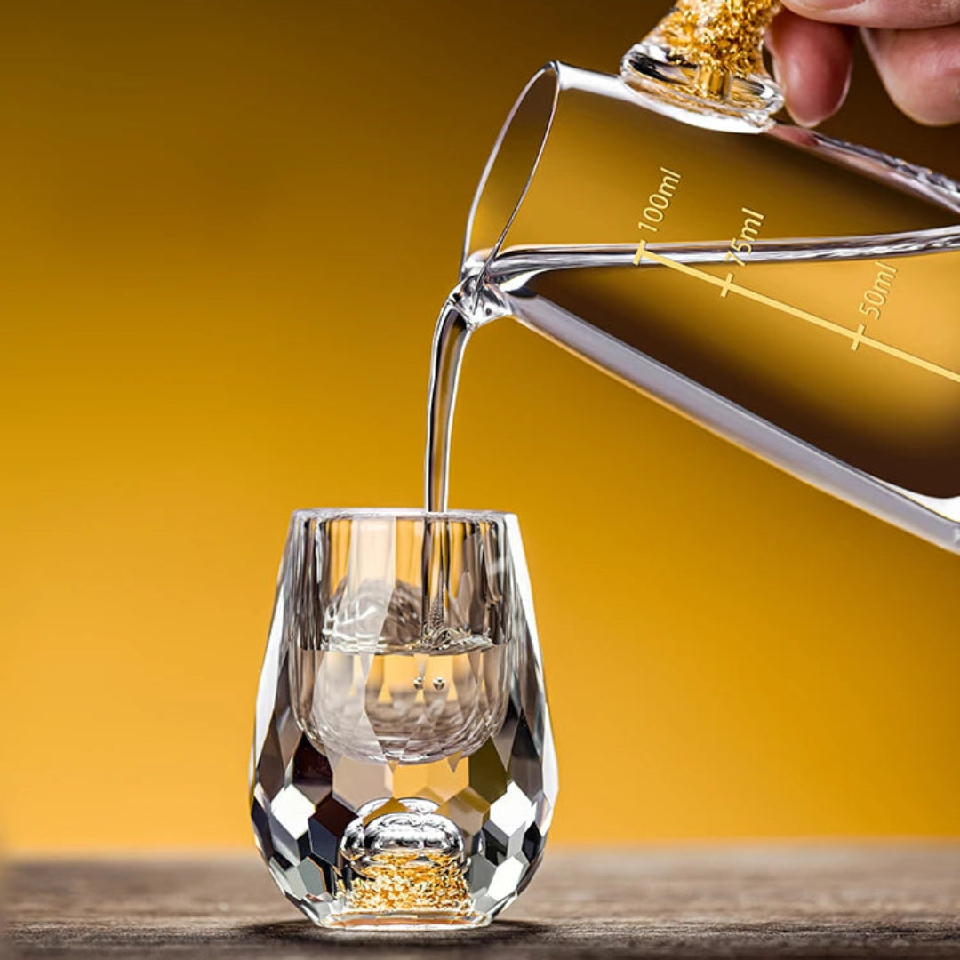 Diamond-Cut Crystal Shot Glass with Gold Foil – Luxury Liquor, Vodka, Wine, Baijiu, Sake, and Spirit Goblet