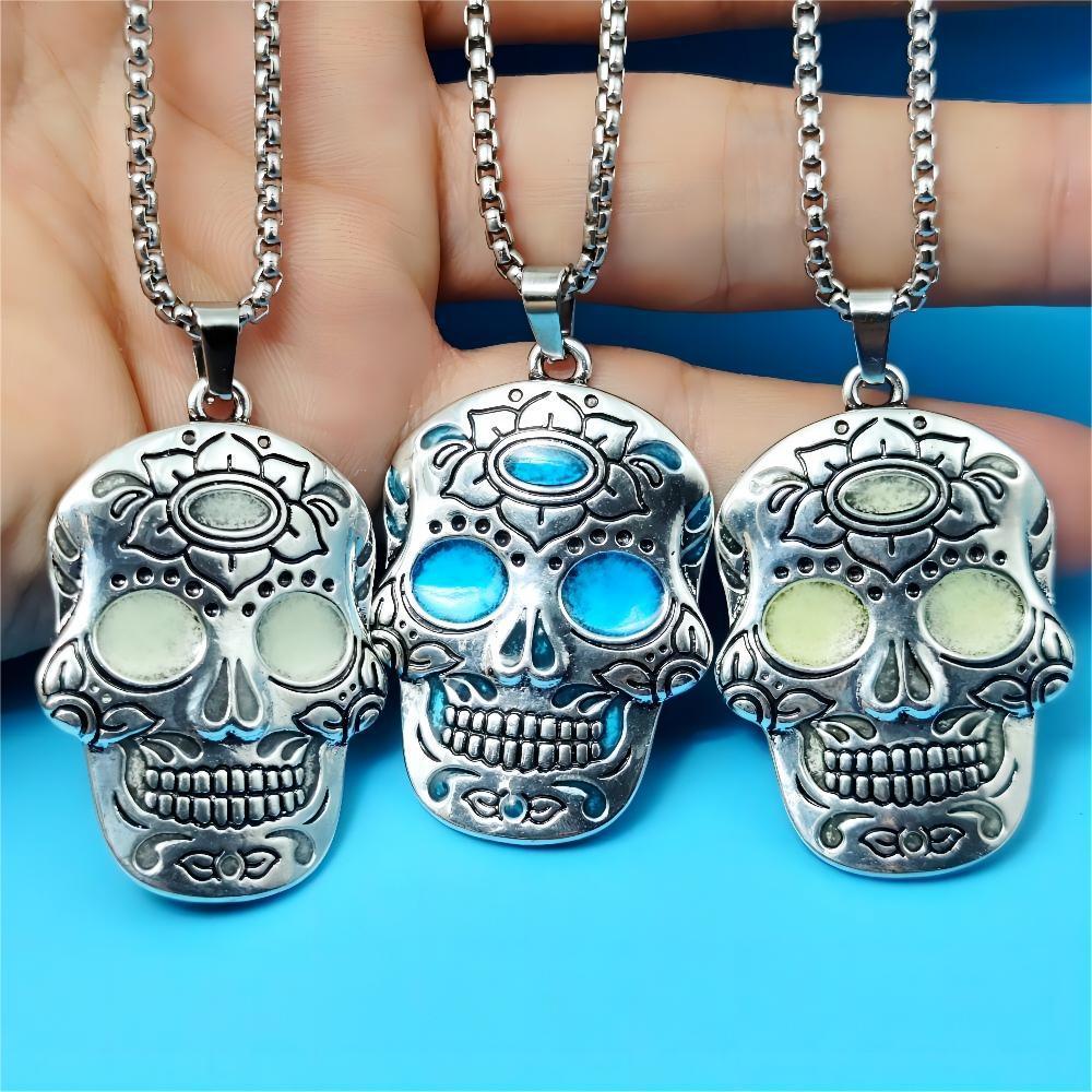 Luminous Skull Necklace with Day of the Dead Design – Halloween Glow Jewelry