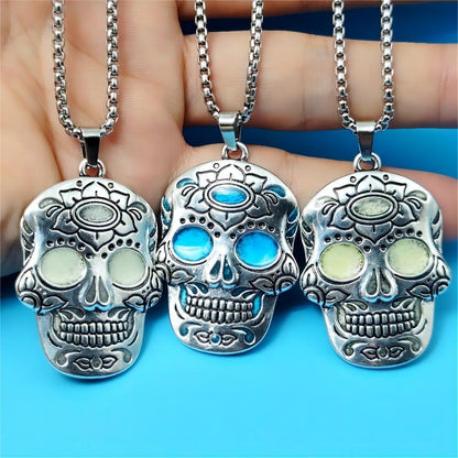 Luminous Skull Necklace with Day of the Dead Design – Halloween Glow Jewelry