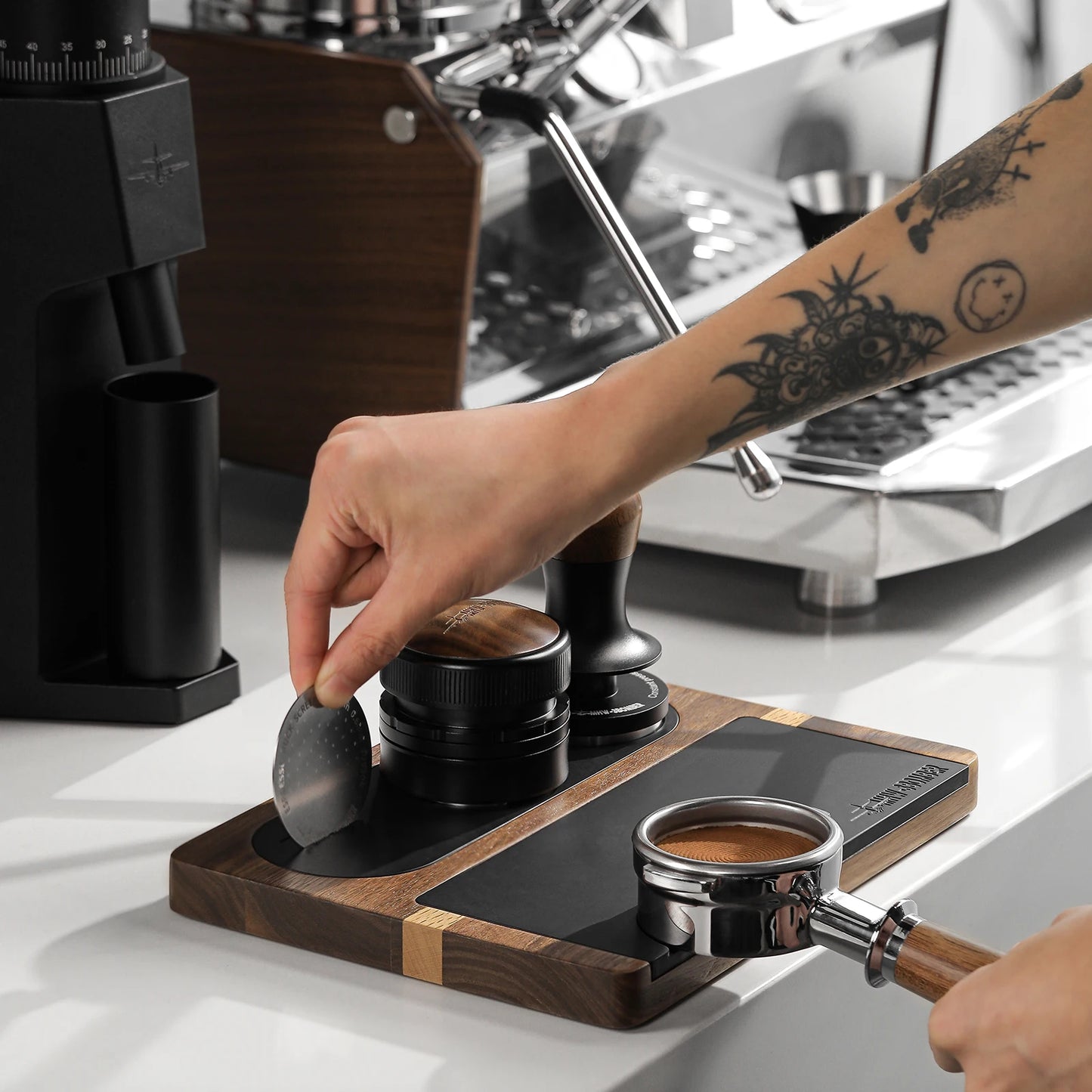 [Original] MHW-3BOMBER Espresso Non-Slip Silicone Tamping Station