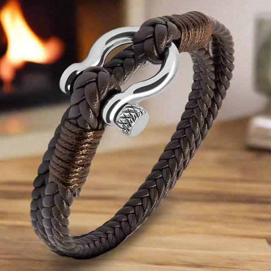 Anchored Style: Handmade Nautical Leather Bracelet for Men | Main Image