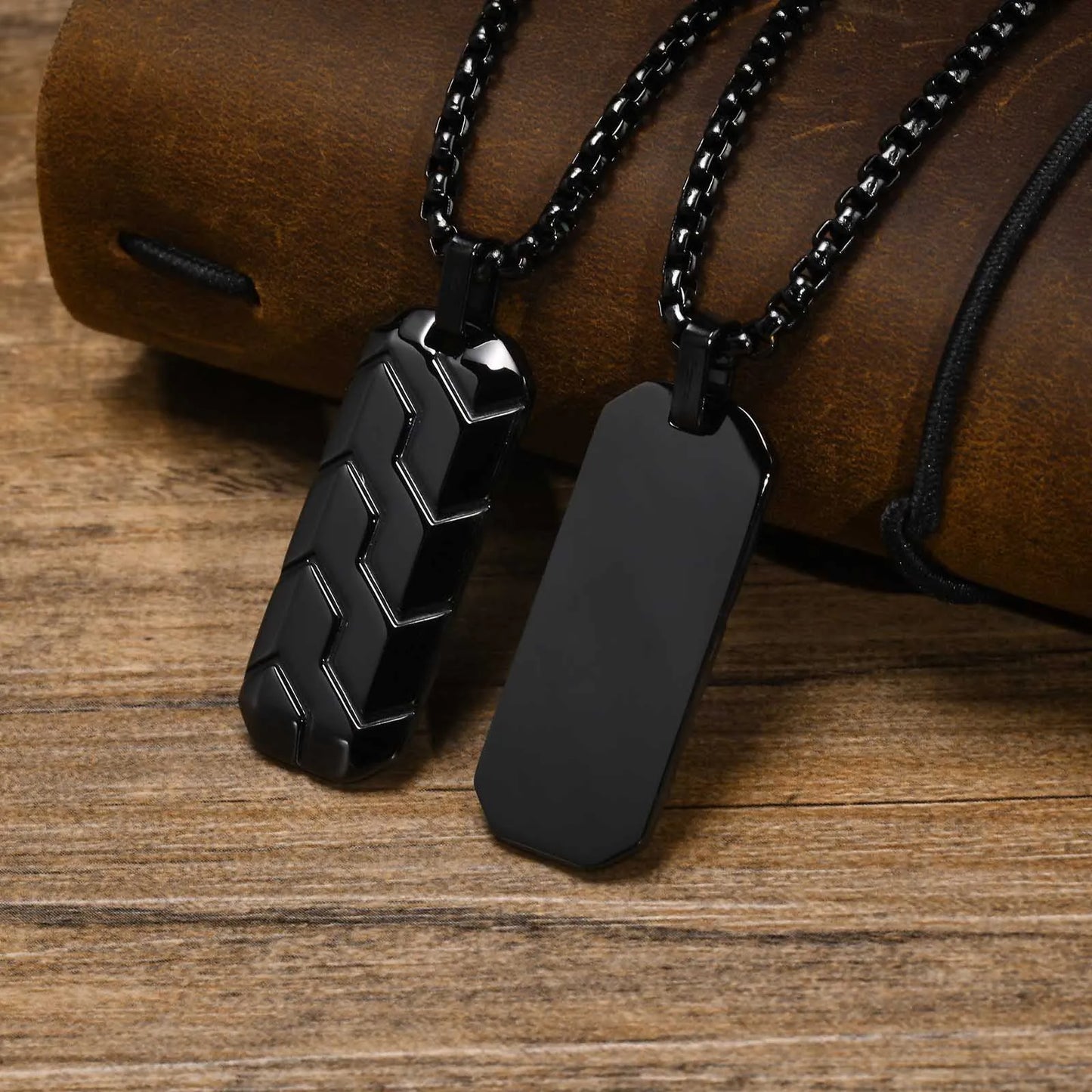 Stainless Steel Tire Pattern Necklace for Men – Sleek Geometric Bar Pendant Collar - Man Gifts Shop