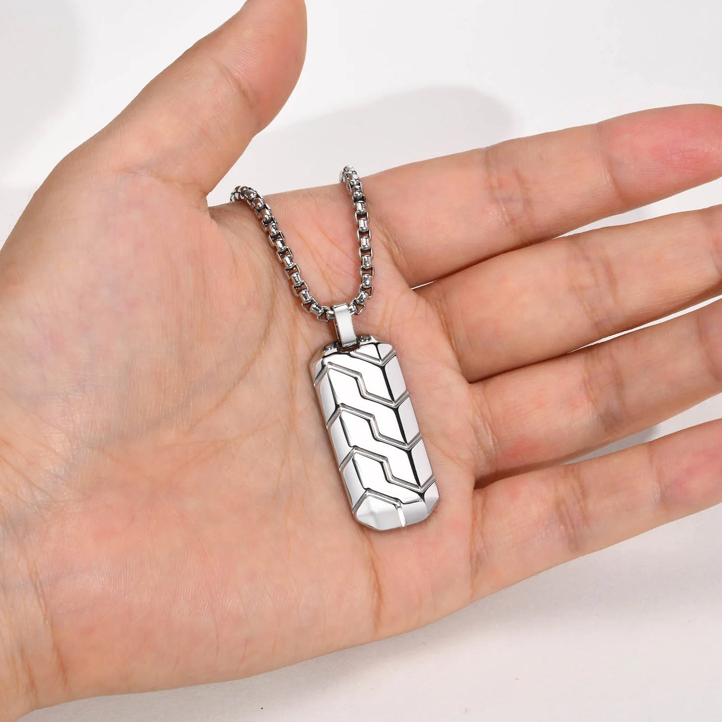 Stainless Steel Tire Pattern Necklace for Men – Sleek Geometric Bar Pendant Collar - Man Gifts Shop