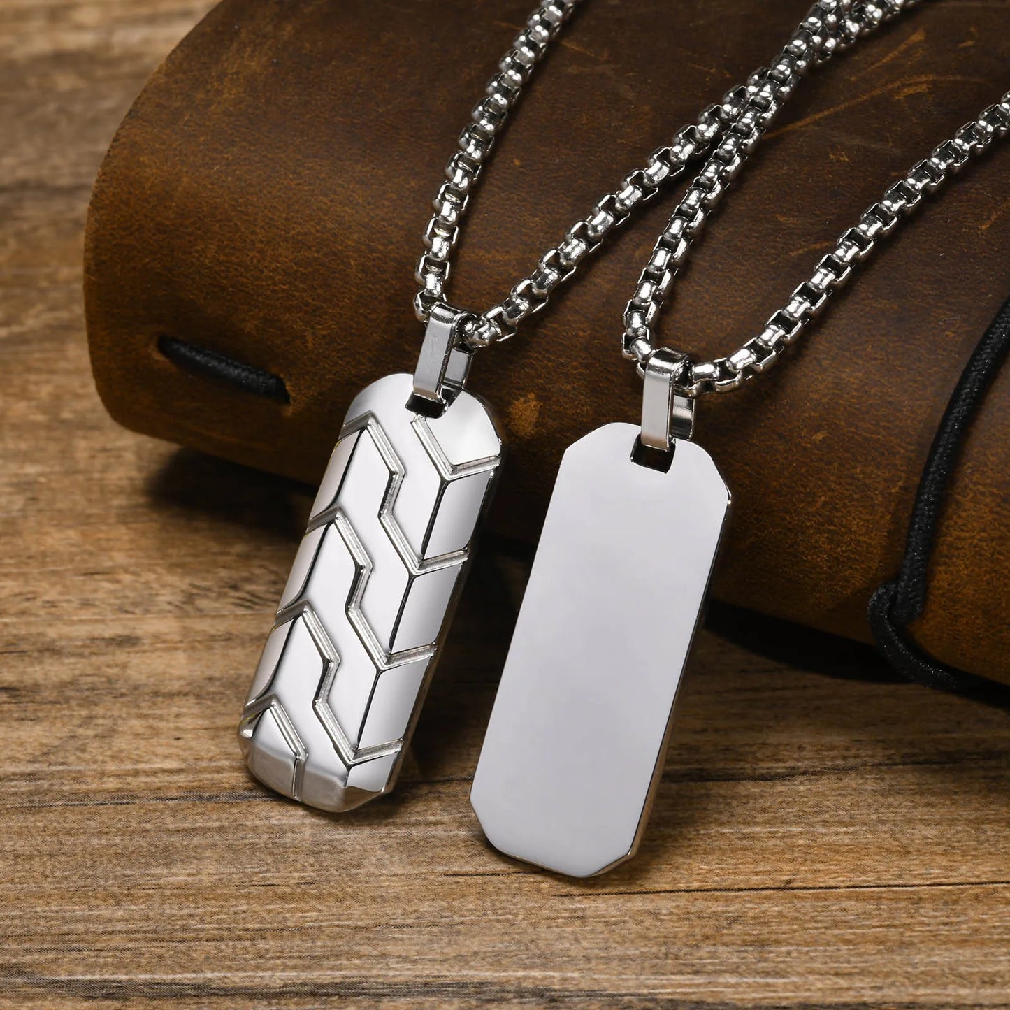 Stainless Steel Tire Pattern Necklace for Men – Sleek Geometric Bar Pendant Collar - Man Gifts Shop