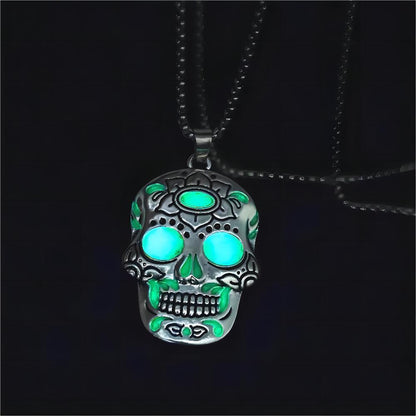 Luminous Skull Necklace with Day of the Dead Design – Halloween Glow Jewelry